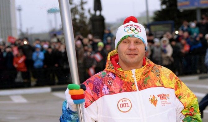 Emelianenko - torchlit at the Olympics in Sochi