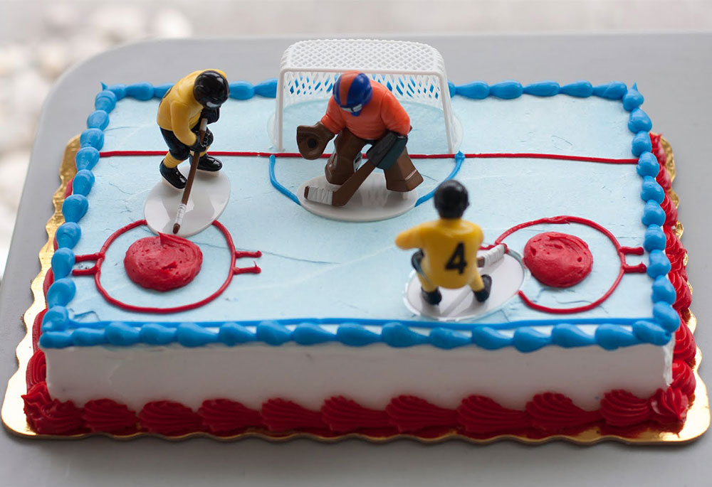 Hockey festive cake